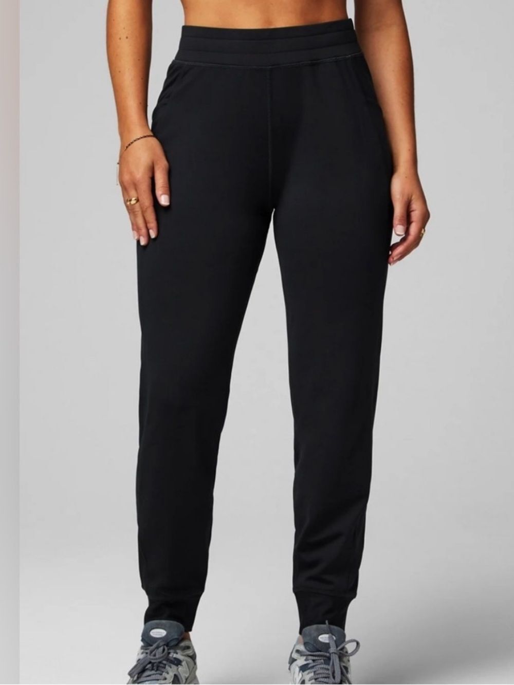 Fabletics On The Go Cold Weather Jogger Black Womens Large NEW
